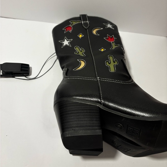 BRAND NEW! Gorgeous Black Cowboy Boots with Embroidery❤️super cute and comfy!✨ - Picture 8 of 14